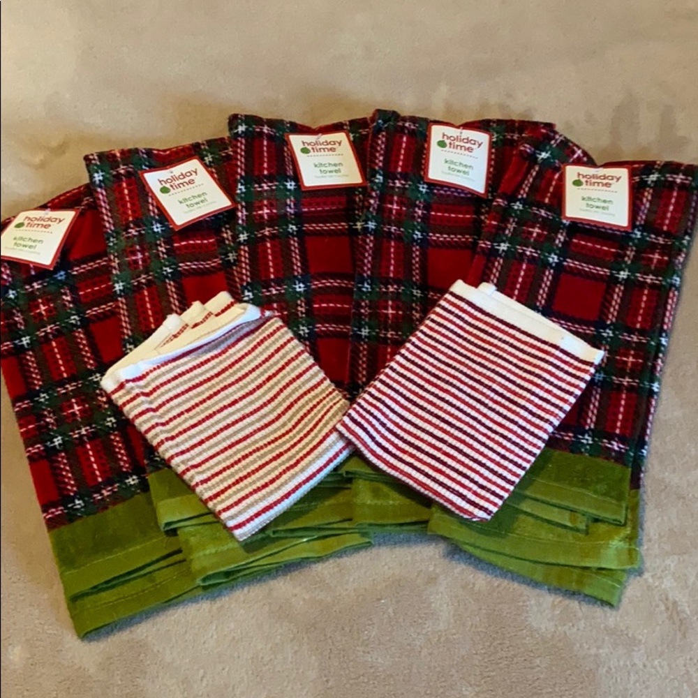NWT Bundle of Kitchen Linens